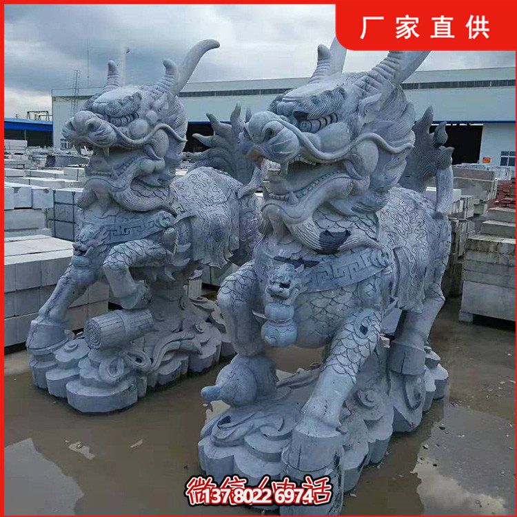 青石雕刻麒麟大型雕塑，為景區(qū)墓園增添靚麗風采