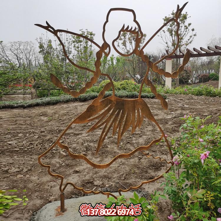 不銹鋼鏤空人物雕塑，點(diǎn)綴公園美景