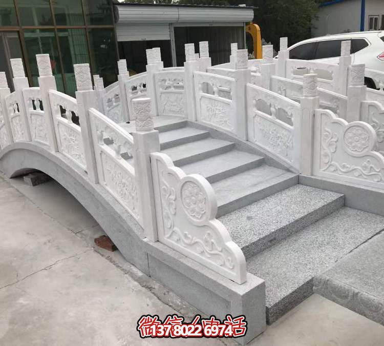 美麗的漢白玉石拱橋，伴您一路暢游！