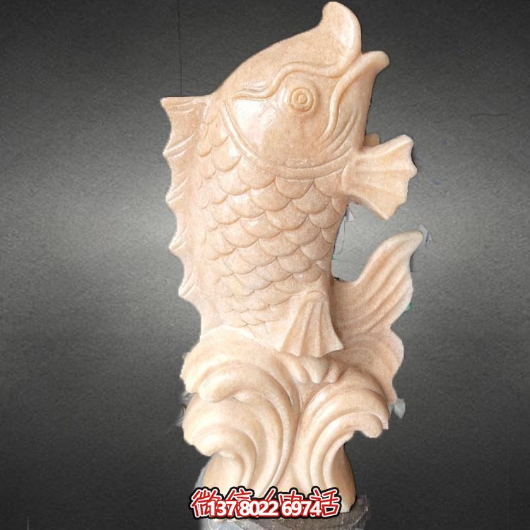 集大理石石雕、水景擺件、鯉魚雕塑于一體的精美藝術品