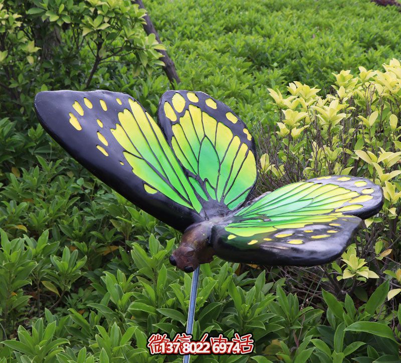 玻璃鋼蝴蝶雕塑，點(diǎn)亮操場(chǎng)創(chuàng)意之美