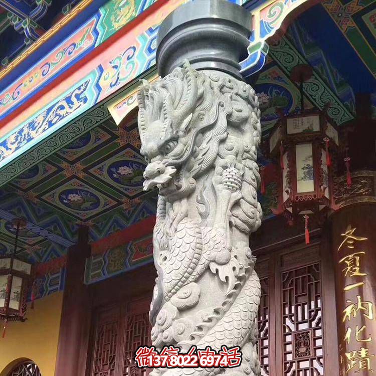 精美仿古園林，花崗巖石龍盤柱點綴