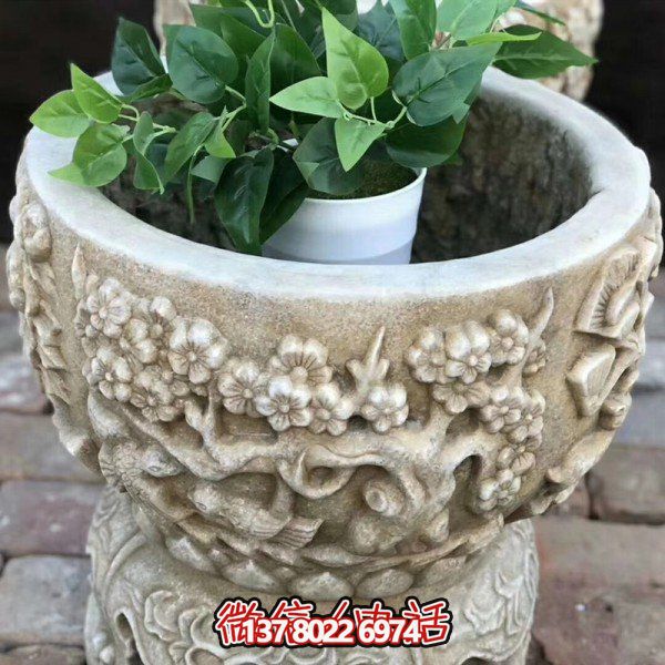 精美藝術(shù)石雕花盆，讓繁復(fù)多彩的花紋與浮雕結(jié)合，打造出精美的大理石雕塑