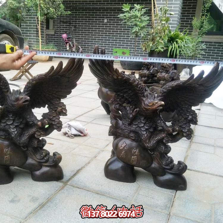 玻璃鋼老鷹雕塑，個性擺放商場裝飾