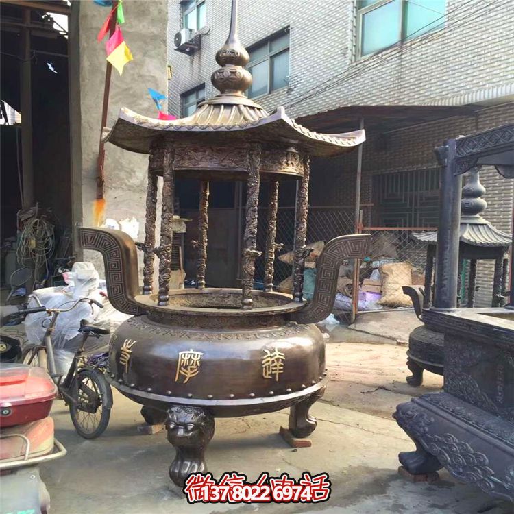 仿古寶蓋圓形香爐，擺放于寺廟、道觀等室內(nèi)