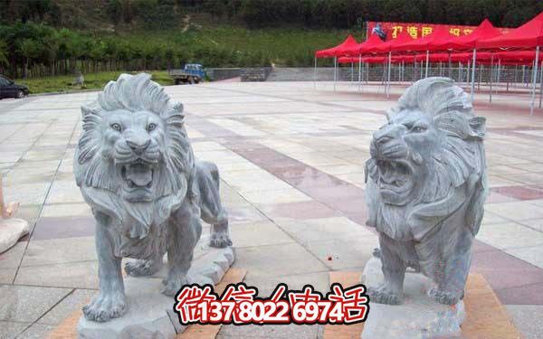 大型石雕獅子雕塑，給景區(qū)帶來濃厚的歷史氛圍