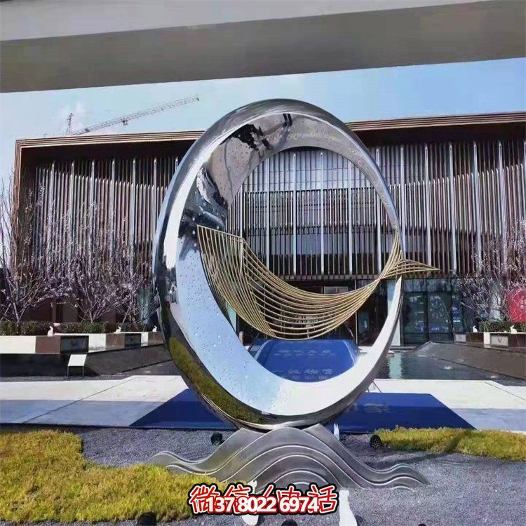 精致幾何設(shè)計鏡面不銹鋼鯨魚擺件