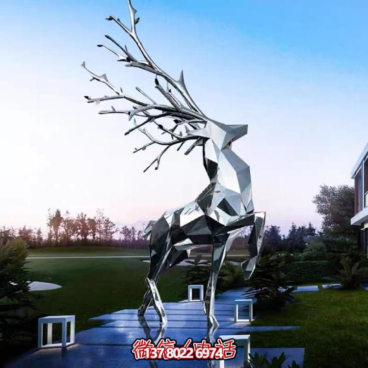 不銹鋼幾何形鏡面彩繪擺件，為校園景觀戶外售樓處帶來時尚美感