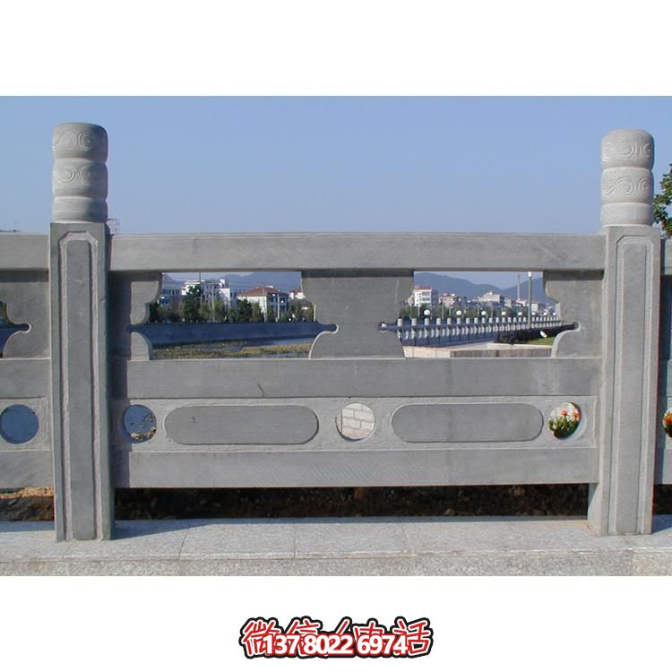 青石雕刻欄桿欄板，點(diǎn)綴美麗河道