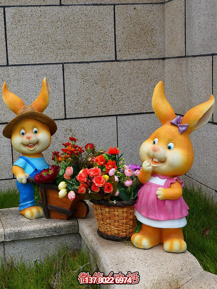 玻璃鋼彩繪只兔子雕塑，為庭院增添精彩