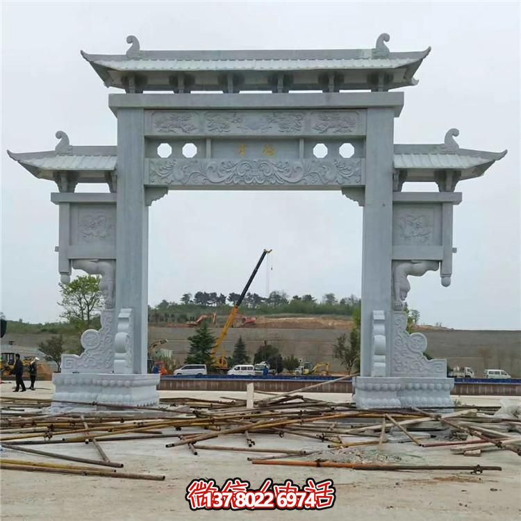 傳統(tǒng)工藝石雕牌坊，點(diǎn)綴鄉(xiāng)村美景