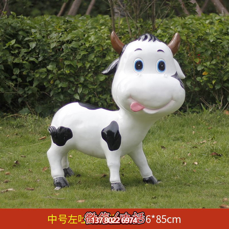中號玻璃鋼雕塑牛，為草坪增添綠意