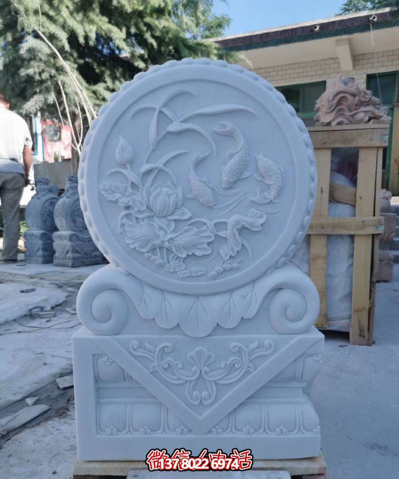 精美大理石雕刻荷花抱鼓石門墩，點綴庭院門口