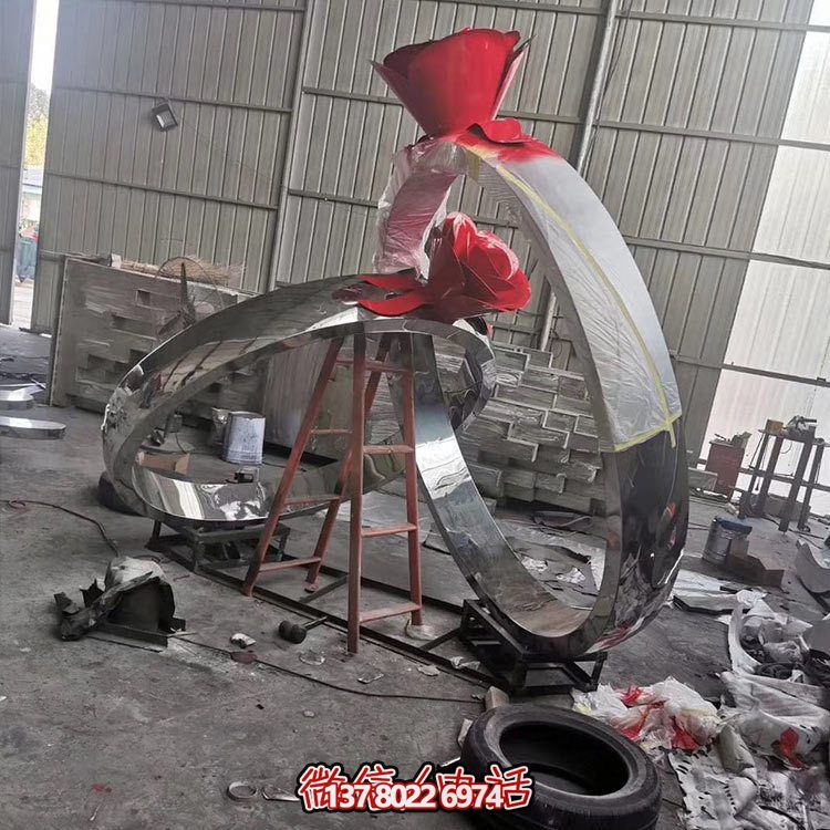 不銹鋼戶外雕塑戒指，鏡面反光