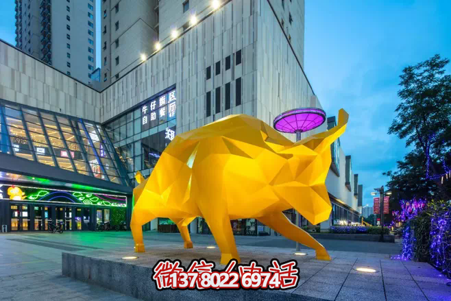 玻璃鋼彩繪雕塑讓你的廣場(chǎng)現(xiàn)象級(jí)創(chuàng)意牛！