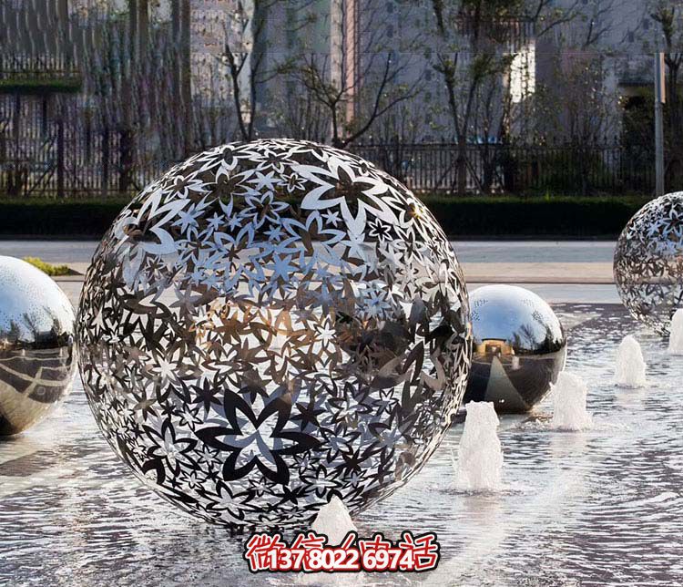 不銹鋼噴泉球雕塑，創(chuàng)意點(diǎn)亮廣場(chǎng)