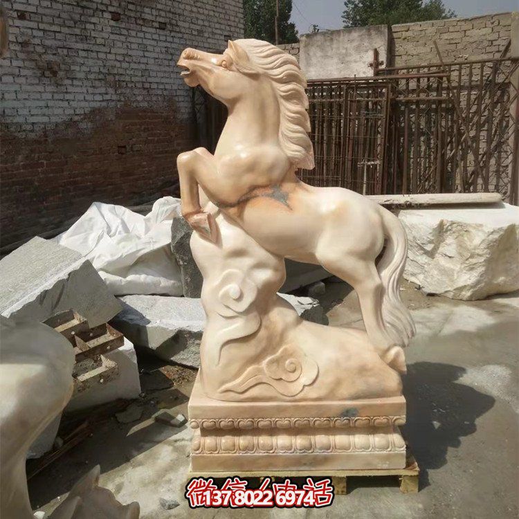 品質(zhì)卓越的大型十二生肖石雕擺件，渲染出無與倫比的晚霞紅