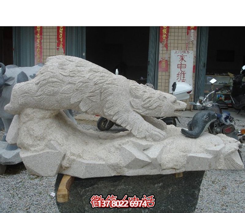 北極熊玻璃鋼雕塑，讓街道邊擺放創(chuàng)意爬行玻璃