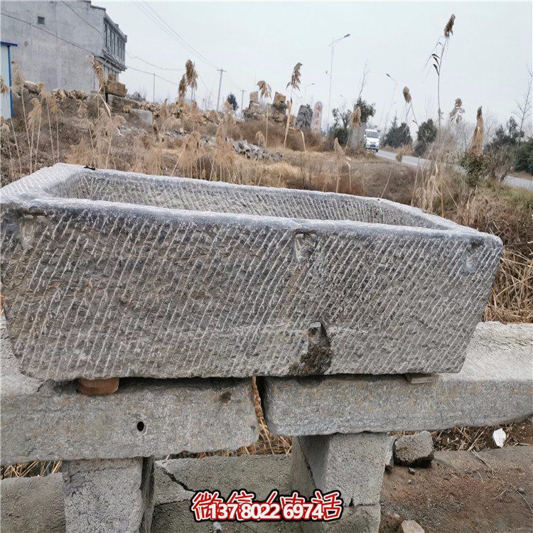 原石石槽，讓空間更加安靜祥和