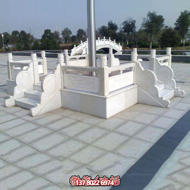 漢白玉升旗臺，喚醒城市雕塑美學(xué)