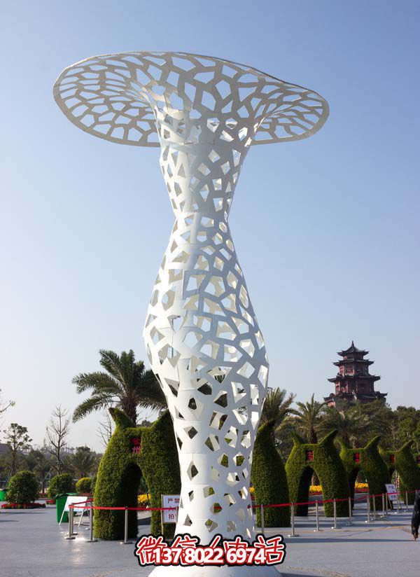 “不銹鋼雕塑花瓶，為你的園林觀光廣場增添創(chuàng)意色彩”