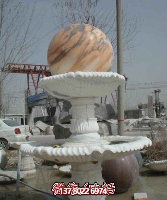 公園完美融合大理石、風(fēng)水球、噴泉和雕塑的美景