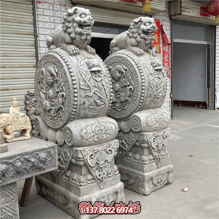 大個(gè)的石雕門(mén)墩抱鼓石，漢白玉仿古門(mén)墩