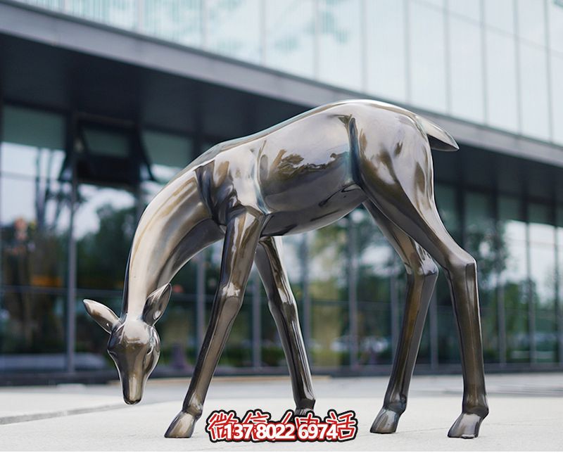 公園街道玻璃鋼仿銅低頭的鹿雕塑 公園街道玻璃鋼仿銅低頭的鹿雕塑