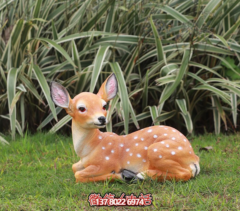 戶(hù)外景區(qū)創(chuàng)意玻璃鋼彩繪臥著的鹿雕塑 戶(hù)外景區(qū)創(chuàng)意玻璃鋼彩繪臥著的鹿雕塑
