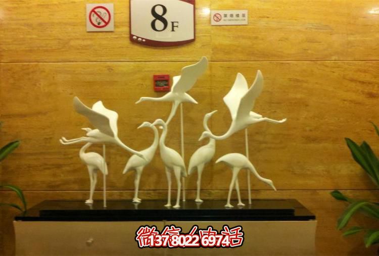 室內(nèi)創(chuàng)意玻璃鋼抽象動物景觀天鵝雕塑